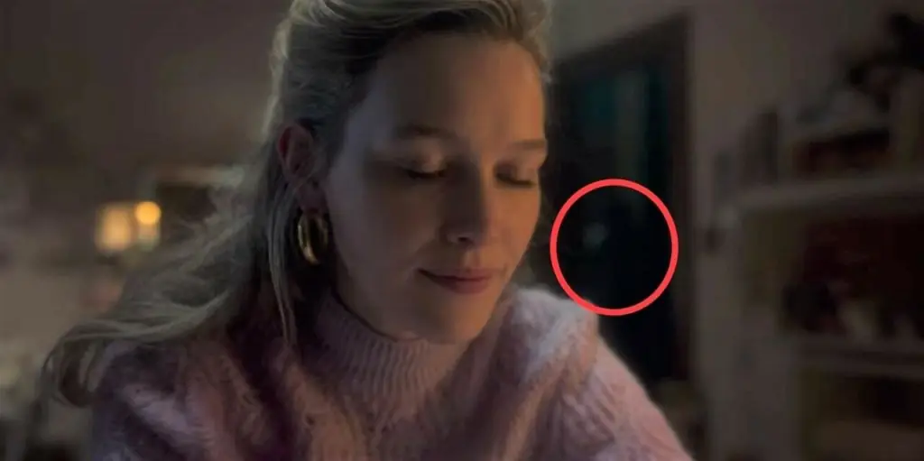 Haunting of Bly Manor hidden ghost.