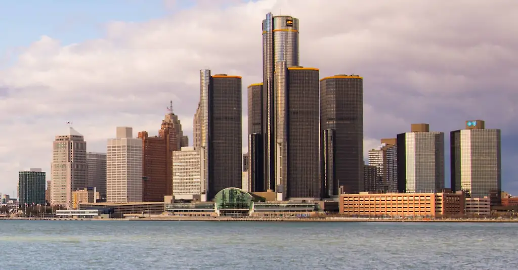 An image of the Detroit skyline. 