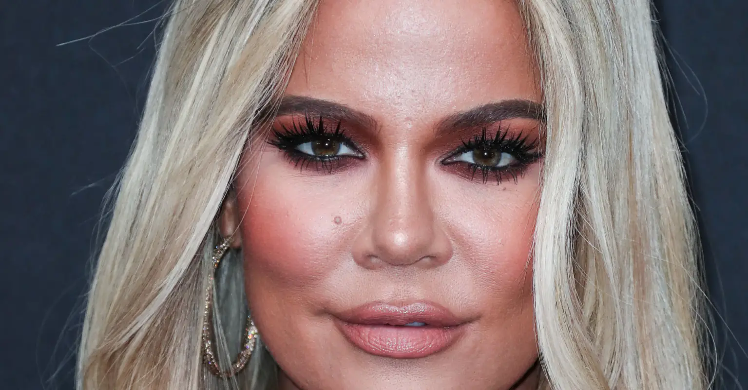 Khloé Kardashian confuses fans with 'another new face' in new Instagram picture