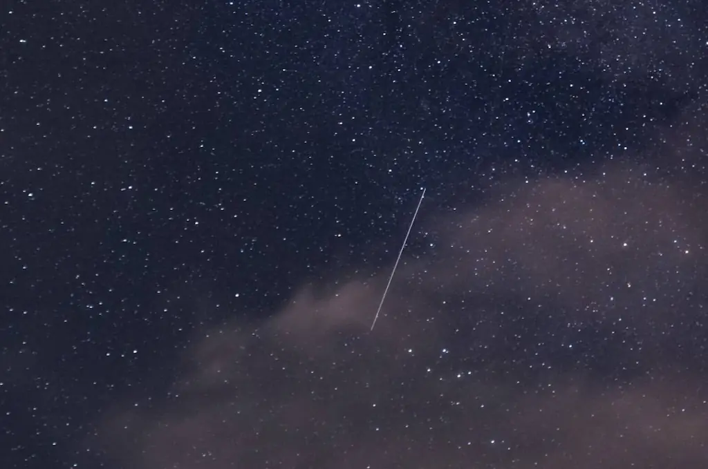An image of shooting stars. 