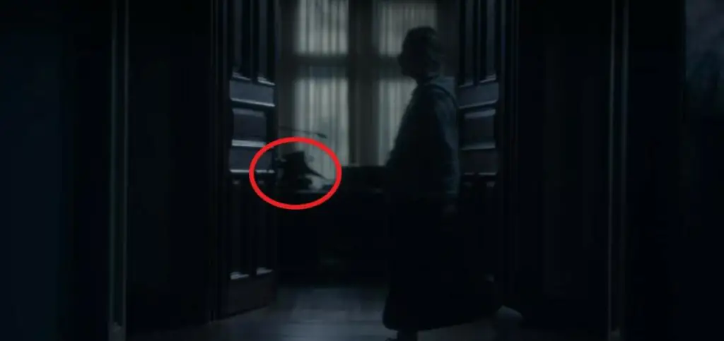 Haunting of Bly Manor hidden ghost.