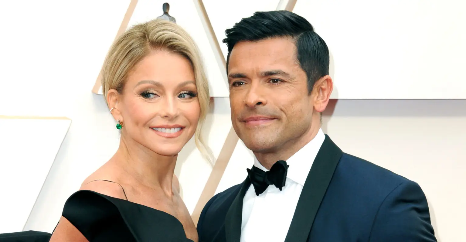 Kella Ripa posts NSFW comment after fans notice husband Mark Consuelos' 'bulge'