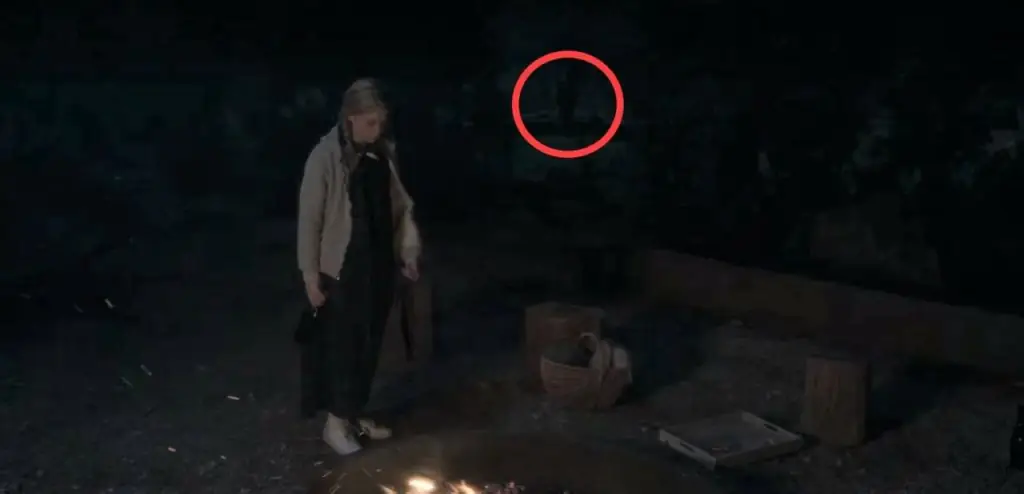 Haunting of Bly Manor hidden ghost.