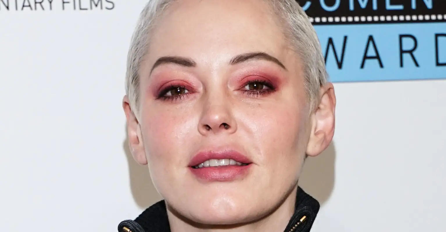 Rose McGowan breaks her arm falling over while reading election results
