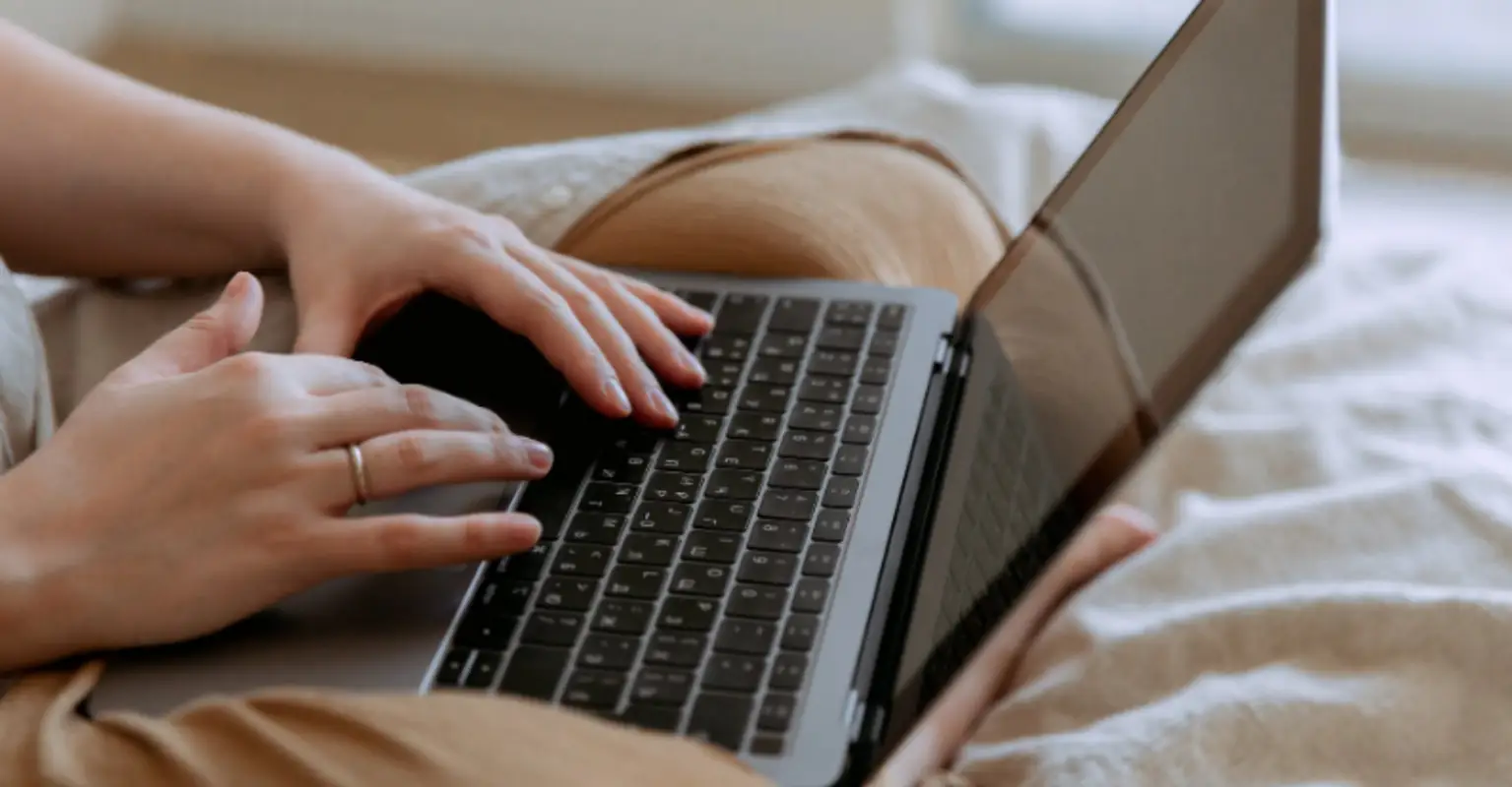 Woman sent unsolicited d**k pic gets revenge by telling the guy's mom