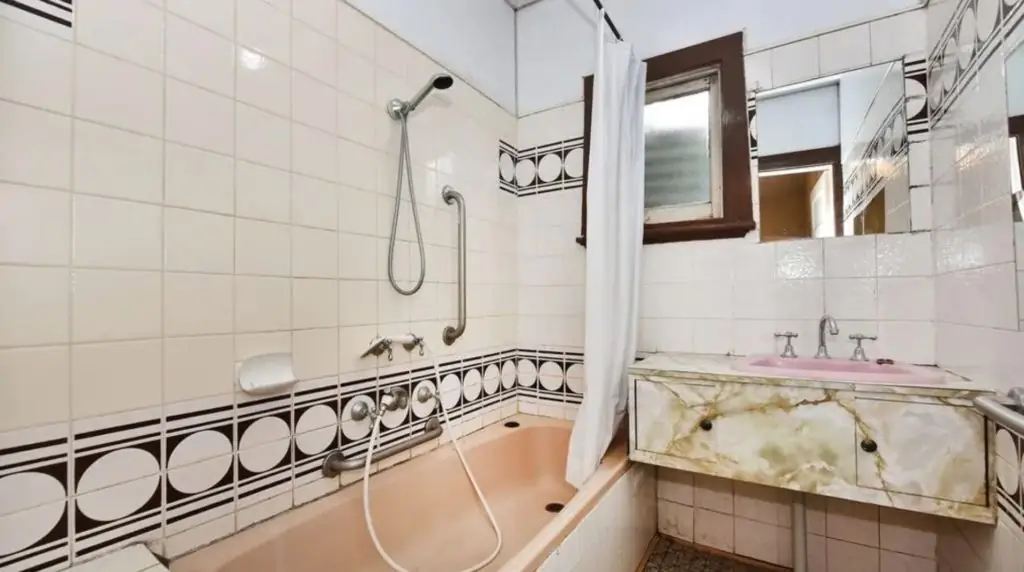 Creepy property listing has been leaving potential homebuyers shocked.