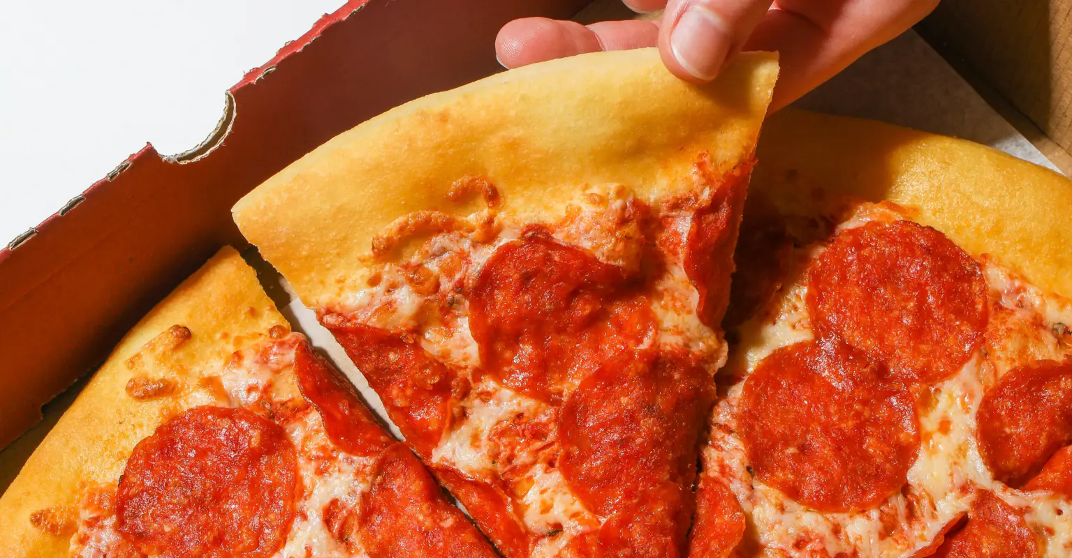 Guy sparks debate after claiming to know real reason pizzas come with plastic 'stool'