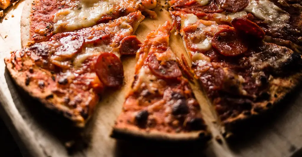 An image of a pizza.
