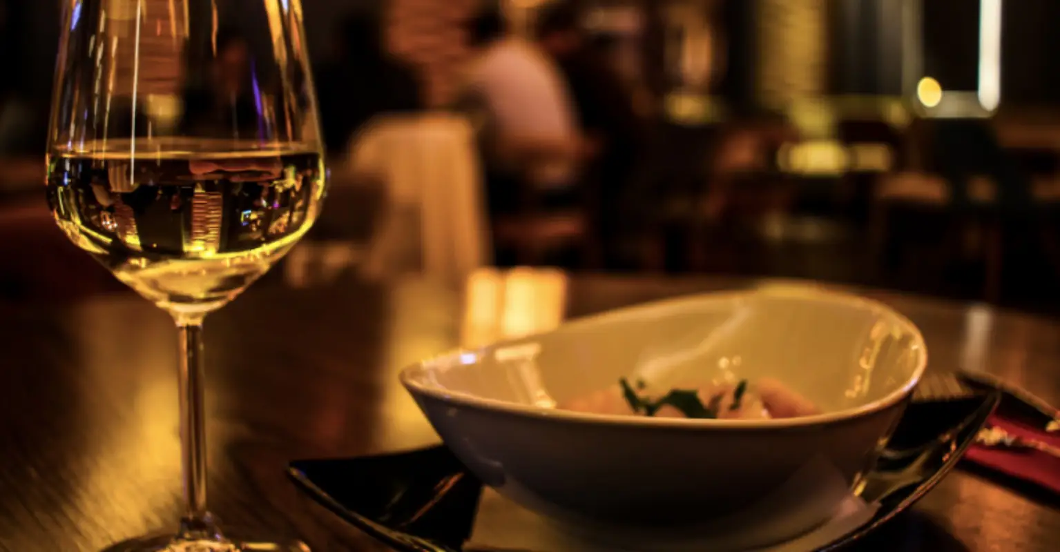 Woman kicked out of 'classy' restaurant due to 'inappropriate' outfit