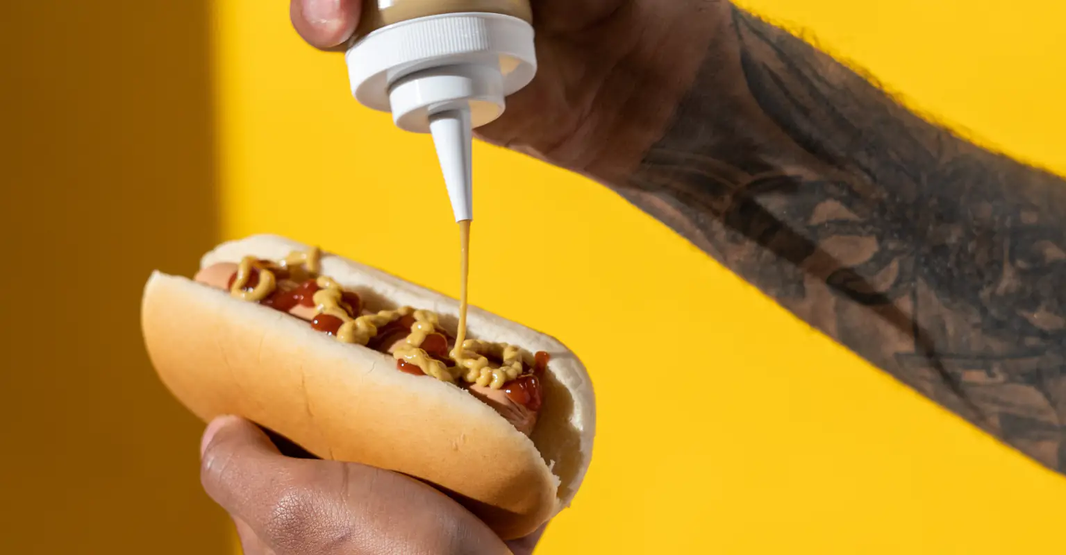 Hot dog vendor donates kidney to loyal customer - is now offering free hot dogs for life to new donors