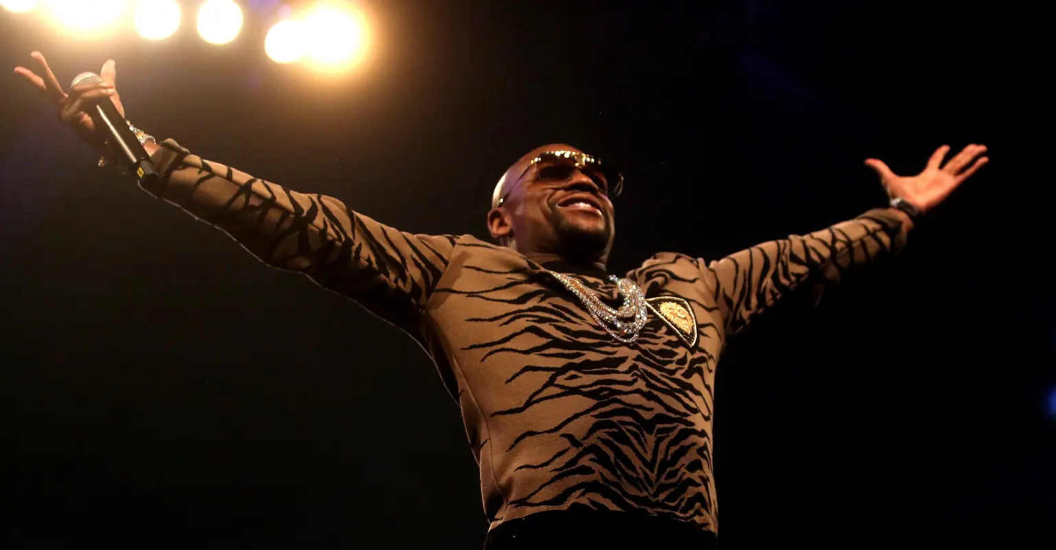 Floyd Mayweather announces he is taking on Logan Paul in an exhibition fight
