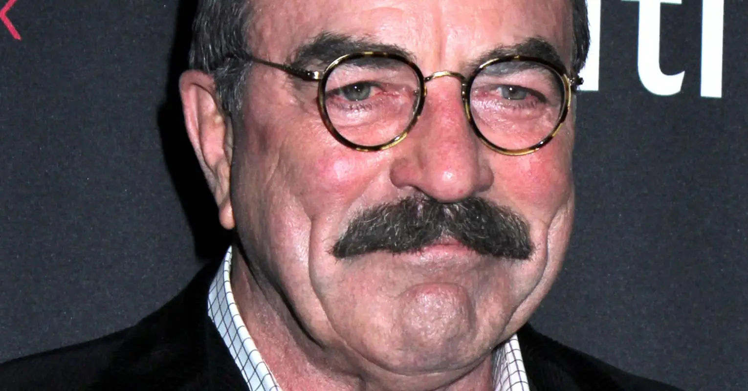 Tom Selleck leaves restaurant servers $2020 tip, along with handwritten note for Christmas