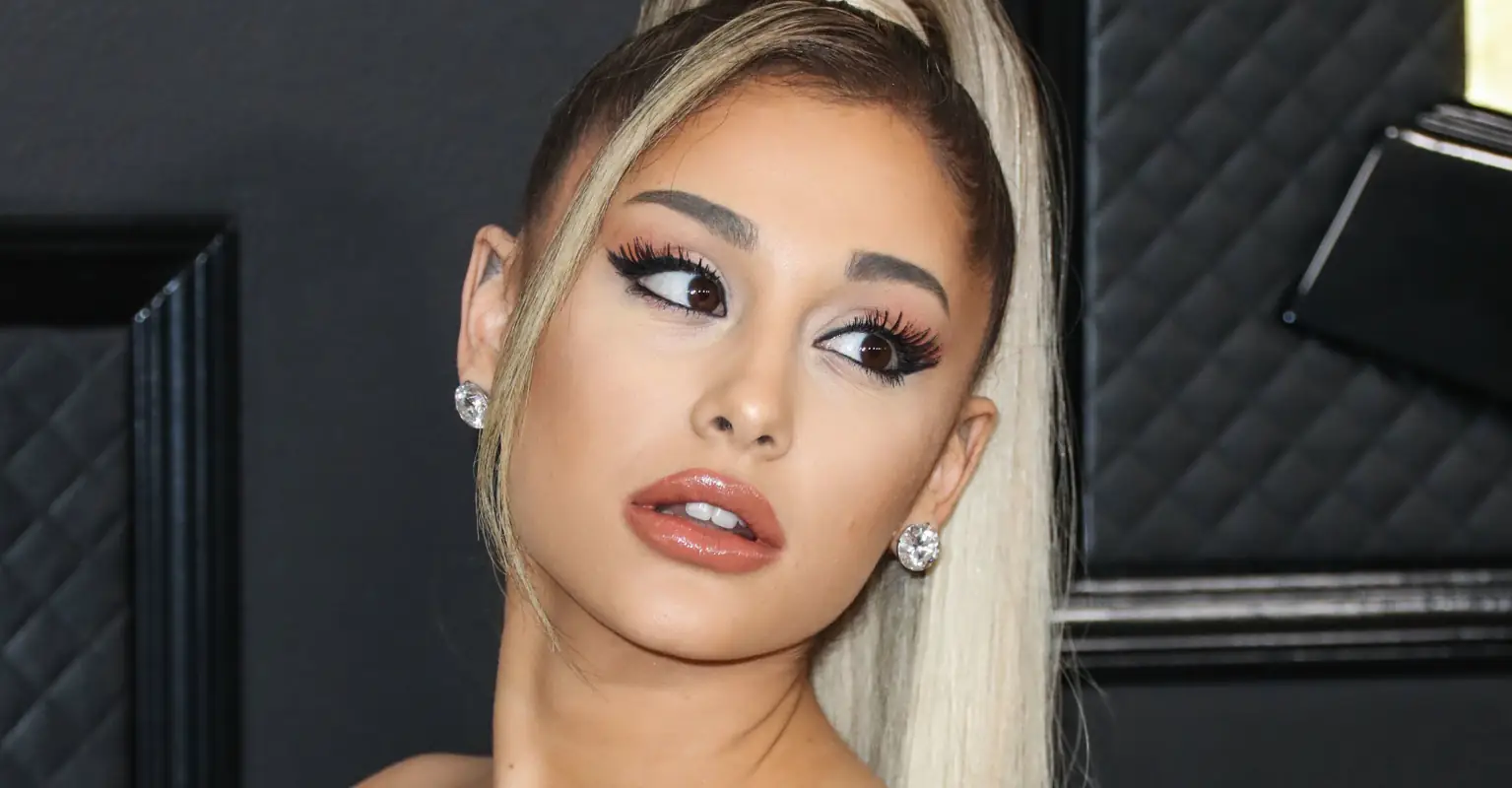 Ariana Grande announces that she is engaged to her boyfriend Dalton Gomez