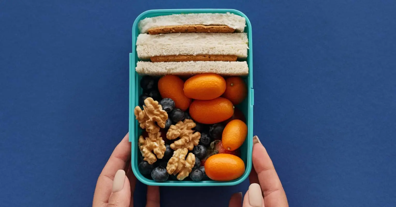 Mom divides parents after sharing pics of 'dangerous' lunchbox