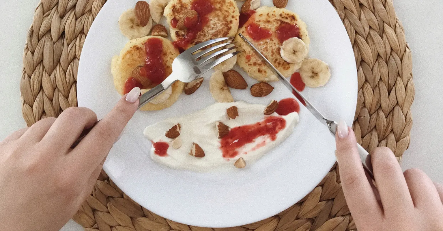 Mom sparks heated debate after admitting she holds the fork in her right hand