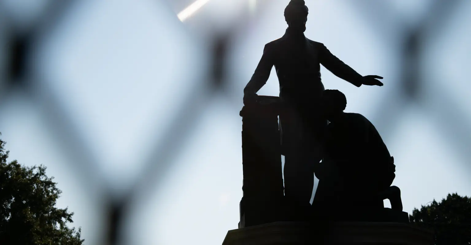 Statue of former slave kneeling before President Lincoln removed after 141 years