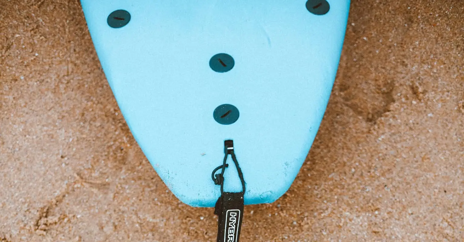 Surfer saves drowning beachgoer who was pulled out to sea in Hawaii