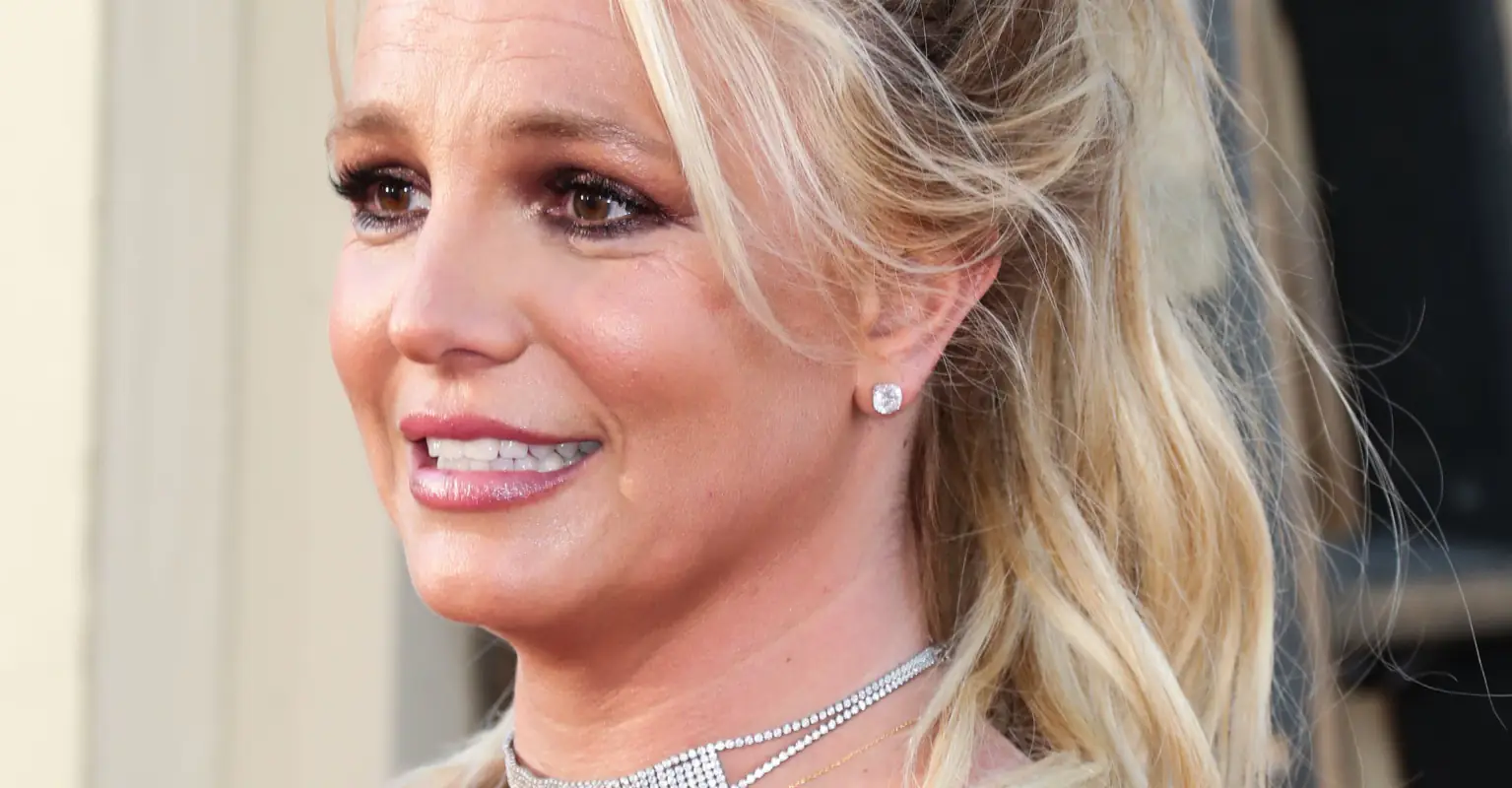 Britney Spears' sons Preston, 15, and Jayden, 14, are now taller her in rare family pic