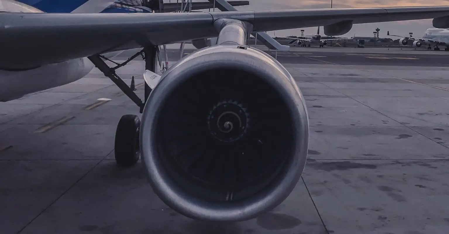 Passengers cheer as pilot manages to land plane after engine explosion
