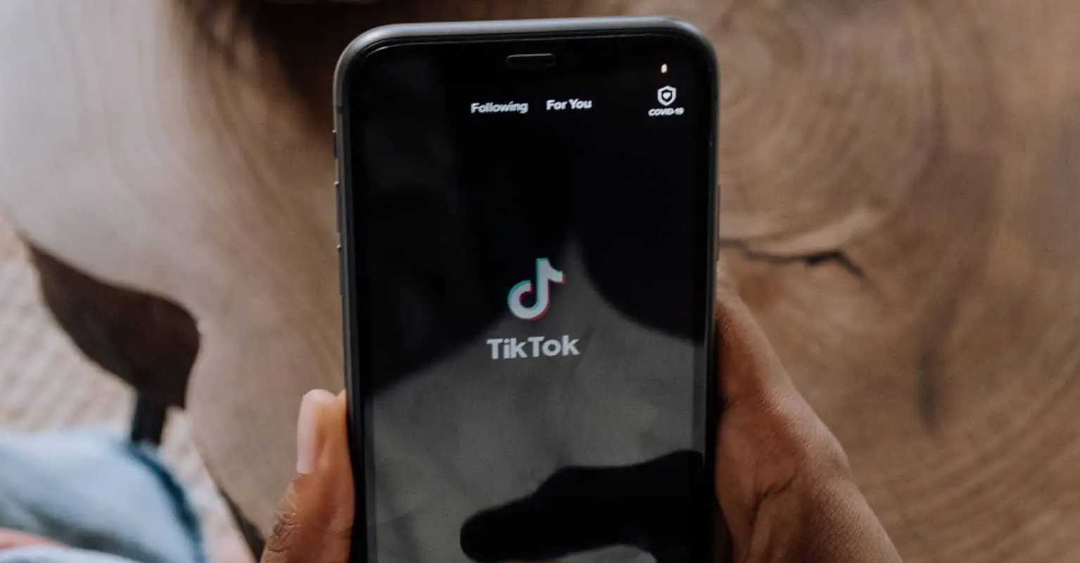 Women warned to avoid 'sinister' TikTok Silhouette Challenge because the red filter can be removed