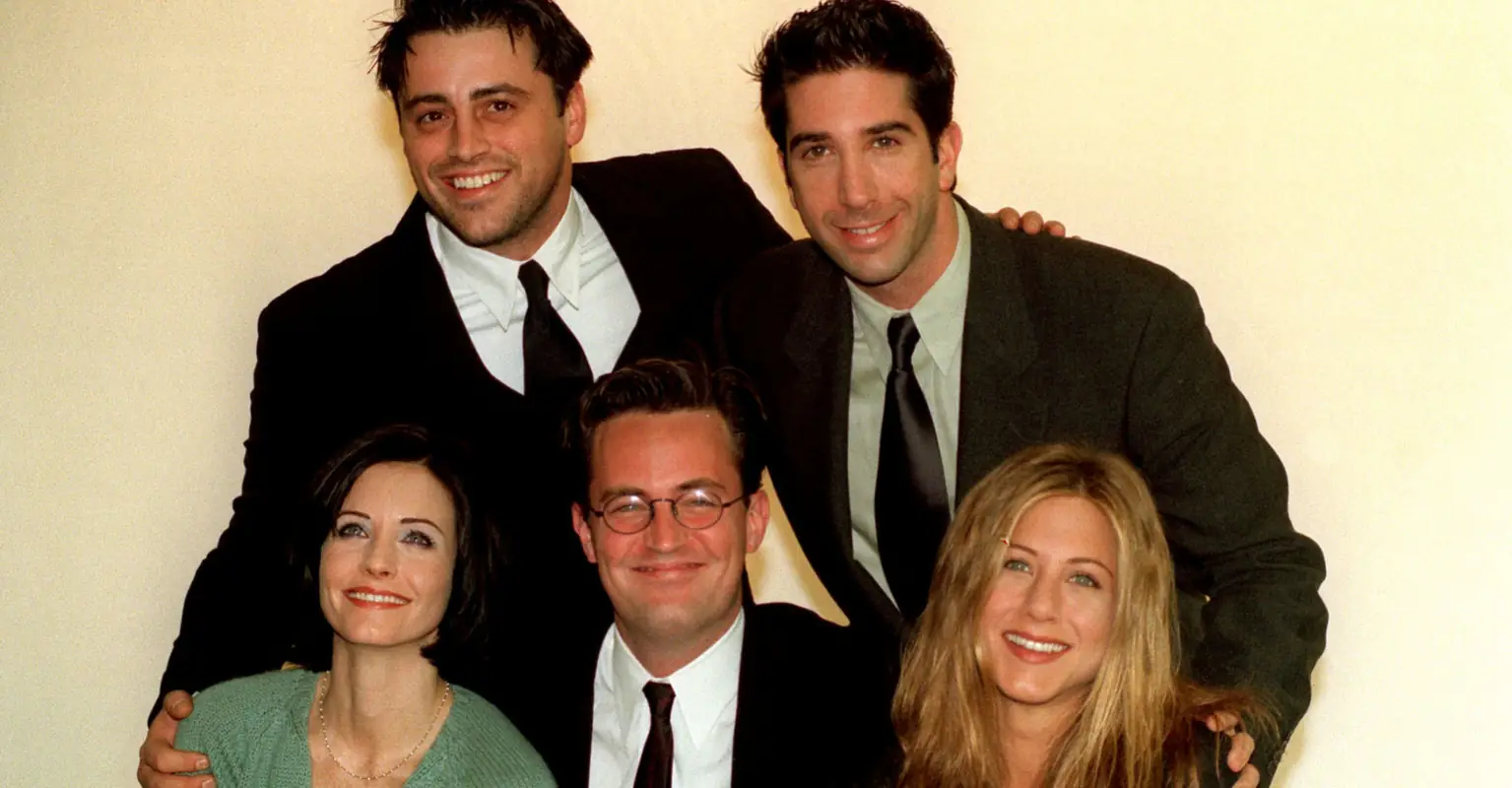 Friends fans spot hilarious continuity error as character is replaced by a complete stranger