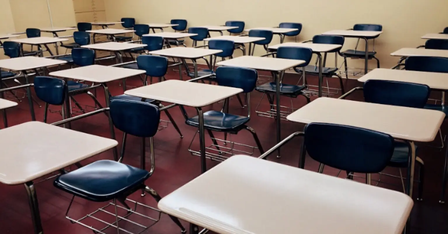 Mom who earns $155K a month on OnlyFans claims other parents tried to get her kids kicked out of school