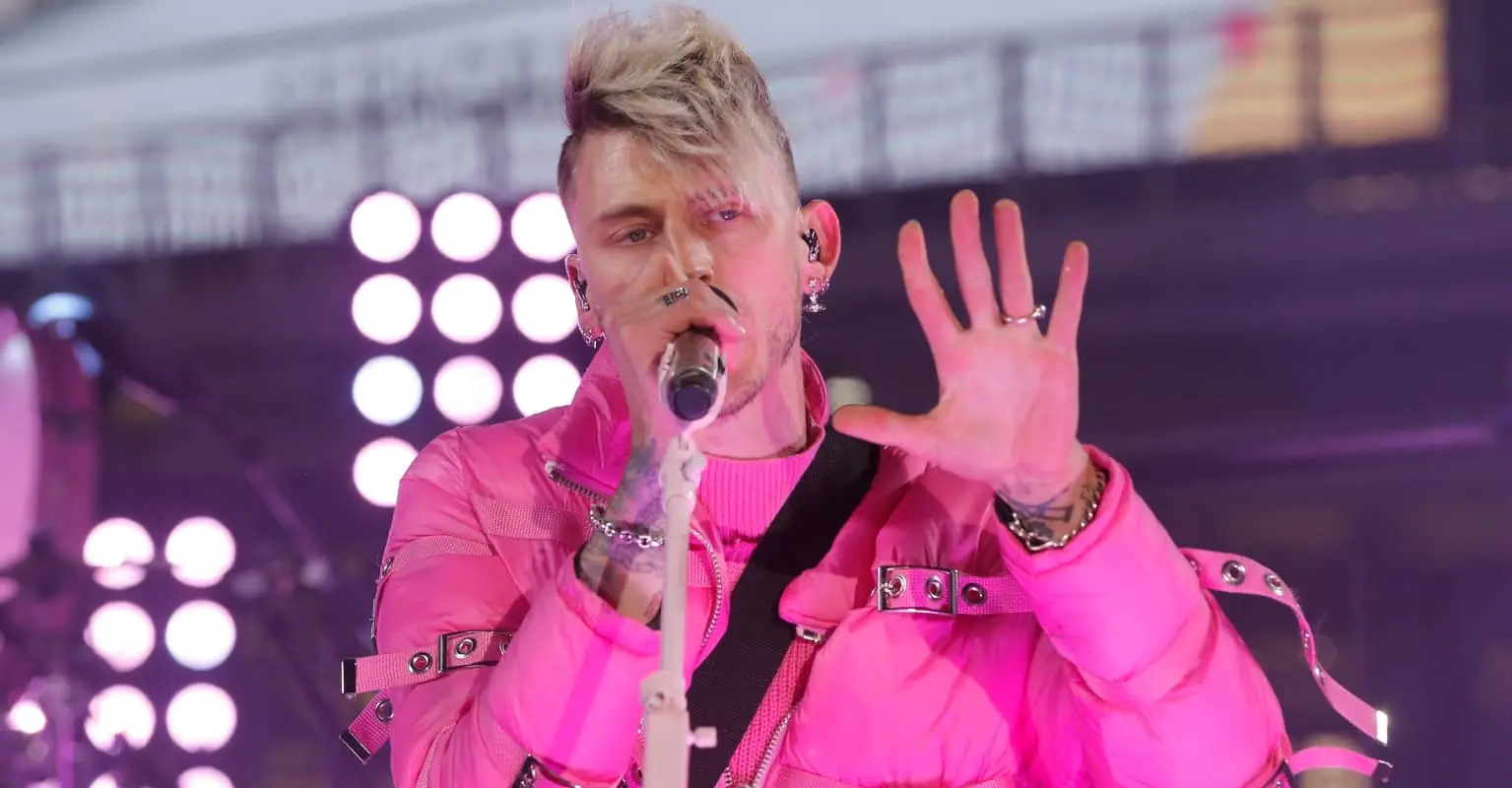 Machine Gun Kelly wears Megan Fox's blood around his neck in Valentine's Day post