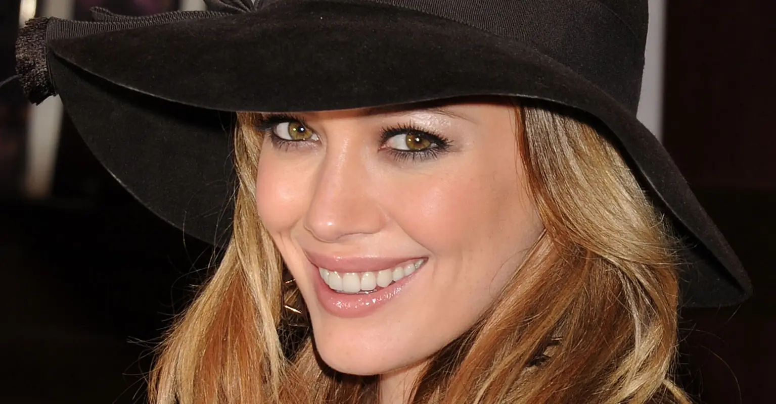 Hilary Duff announces arrival of third child with beautiful water birth shot