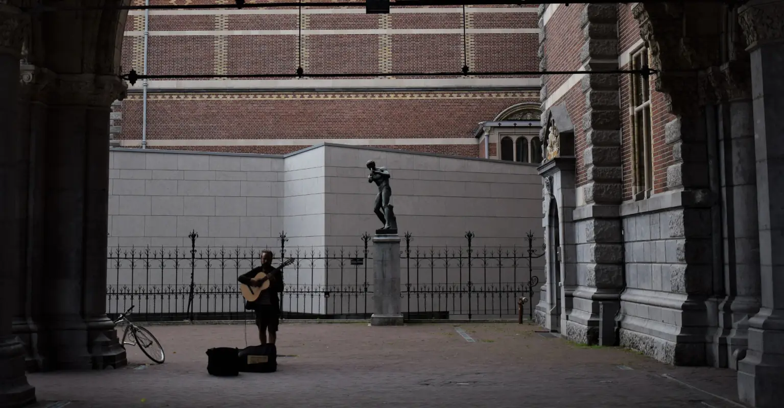 Street performer delights autistic boy with cover of Toy Story's 'You’ve Got a Friend in Me'
