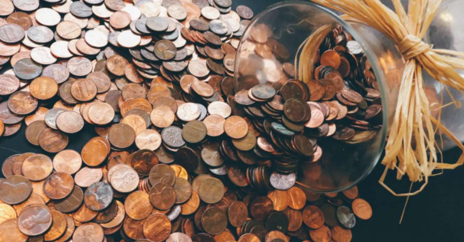 Man receives $915 final paycheck in oily pennies dumped on driveway