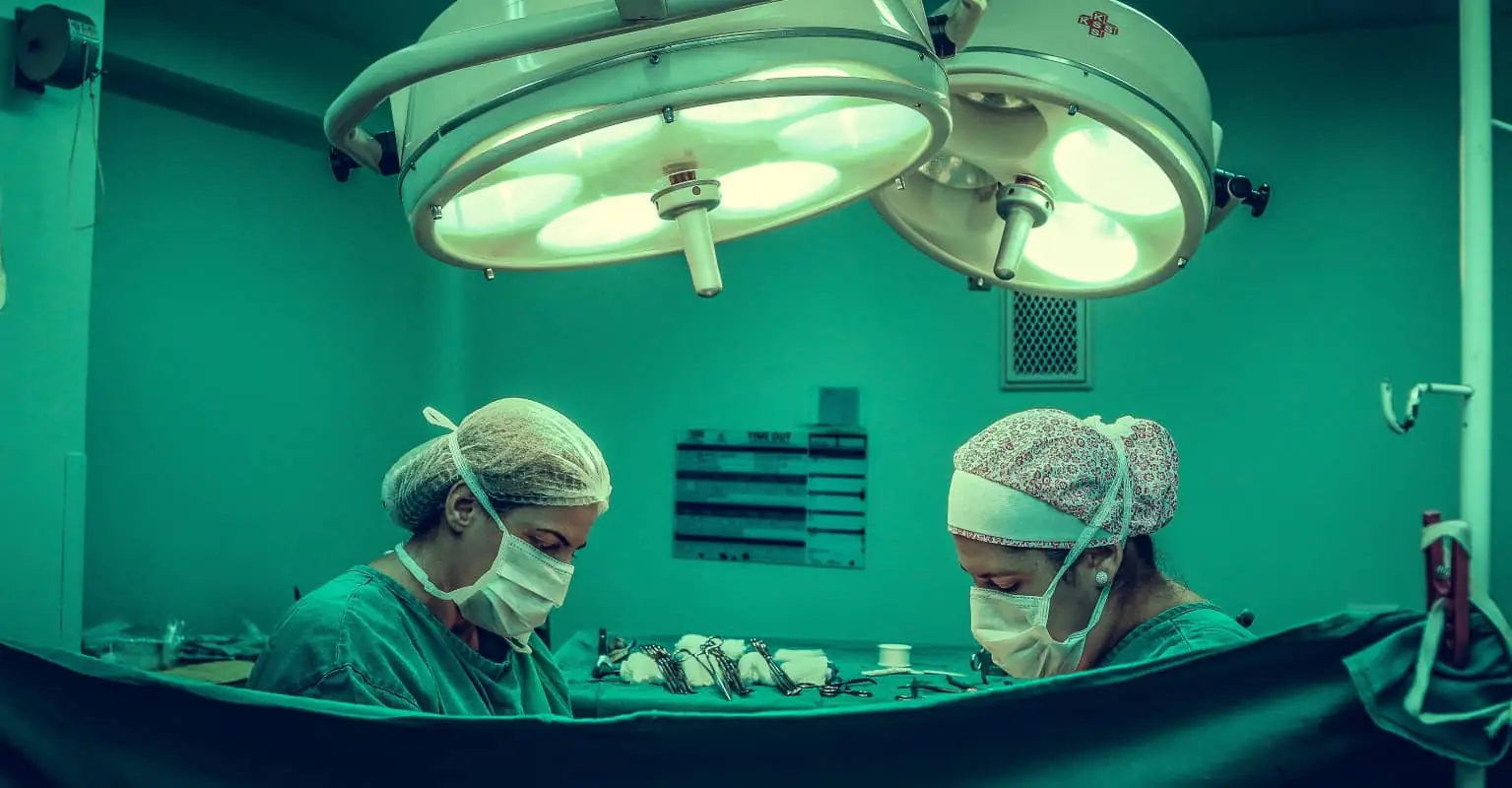 Five-year-old receives kidney transplant after her preschool teacher agreed to be her donor