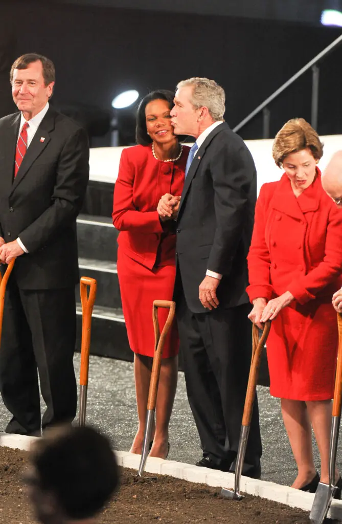 size-large wp-image-1263104564