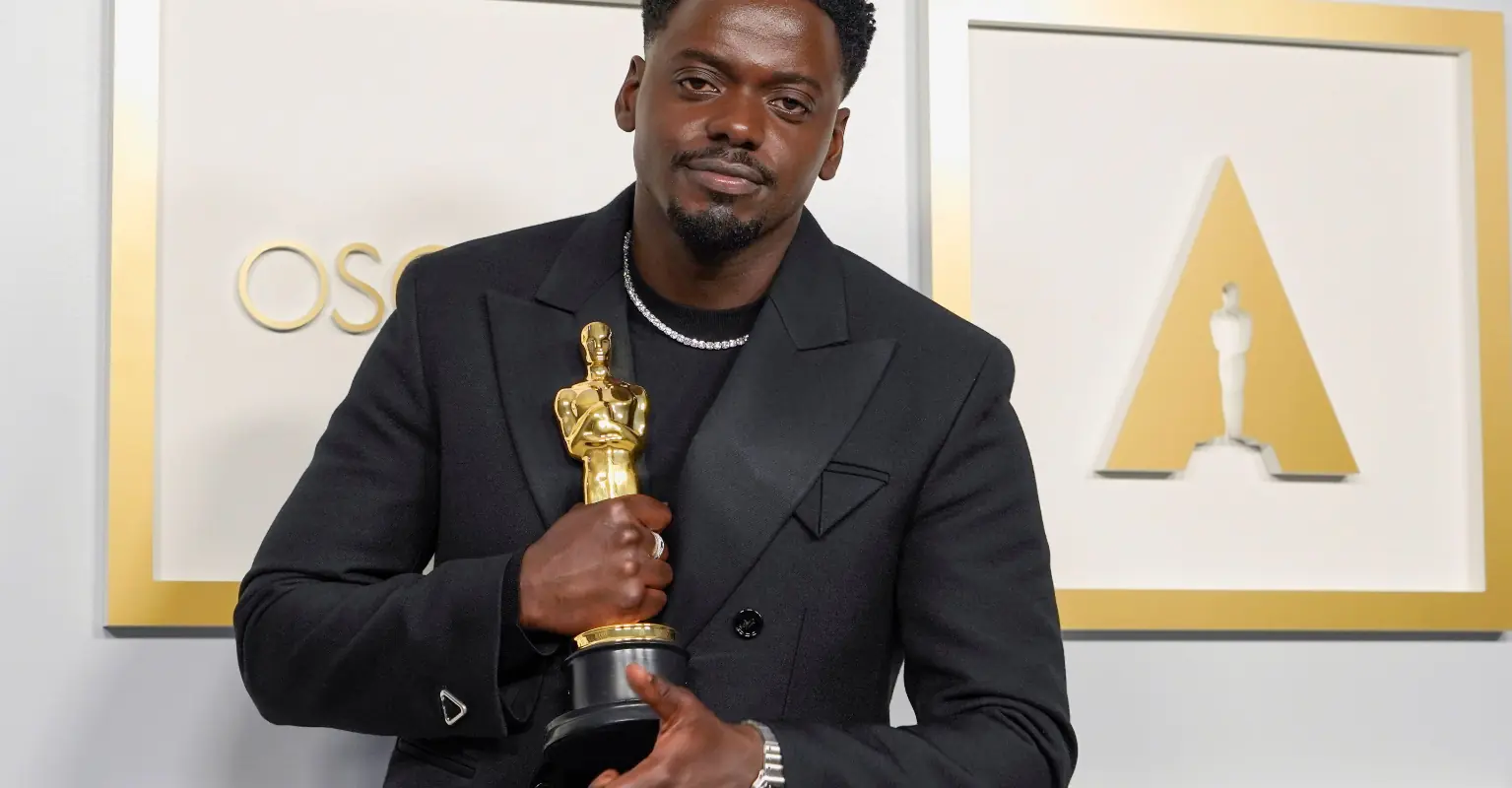 Daniel Kaluuya hailed a 'class act' after reporter appears to mistake him for Leslie Odom Jr.