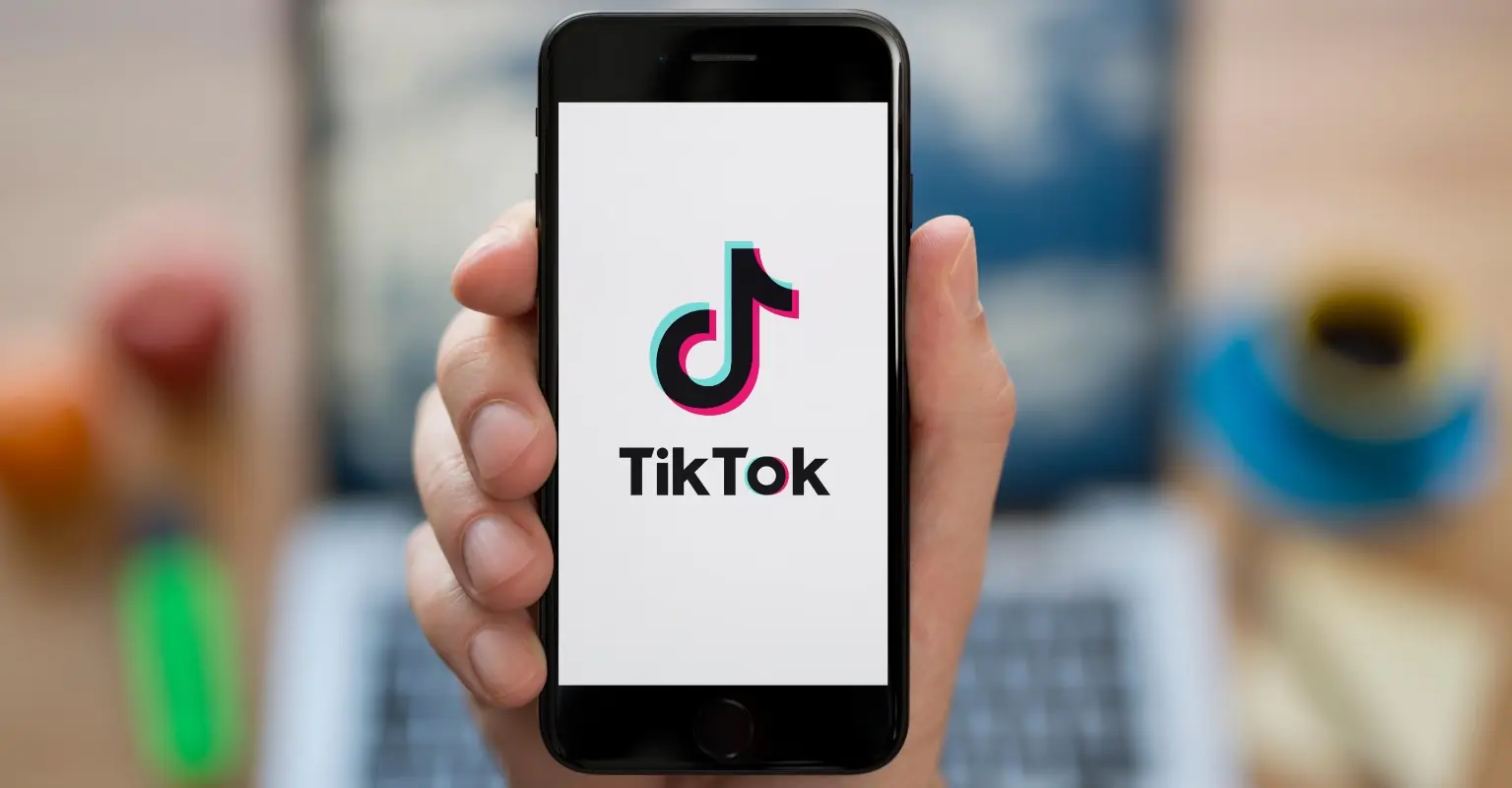 Mortified woman discovers she's dating her cousin after taking ancestry DNA test