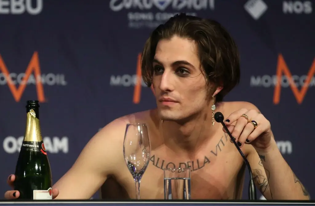 size-large wp-image-1263109512