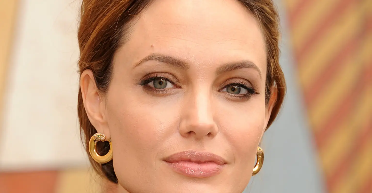Angelina Jolie didn't shower for three days prior to mesmerizing bee shoot