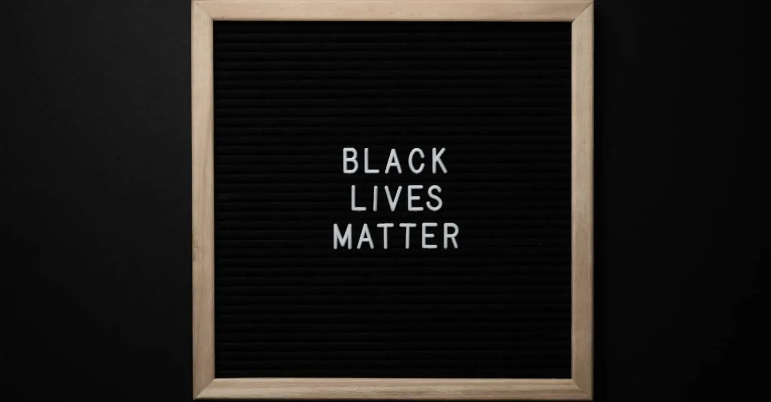 Man shares 'passive aggressive' letter he received from neighbor asking to take BLM sign down