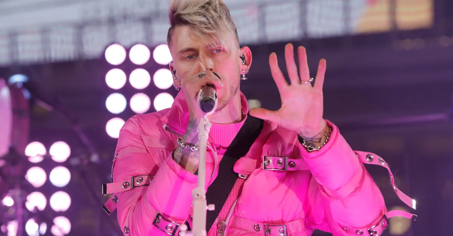 MGK painted his tongue black for the BBMAs and here's how people reacted