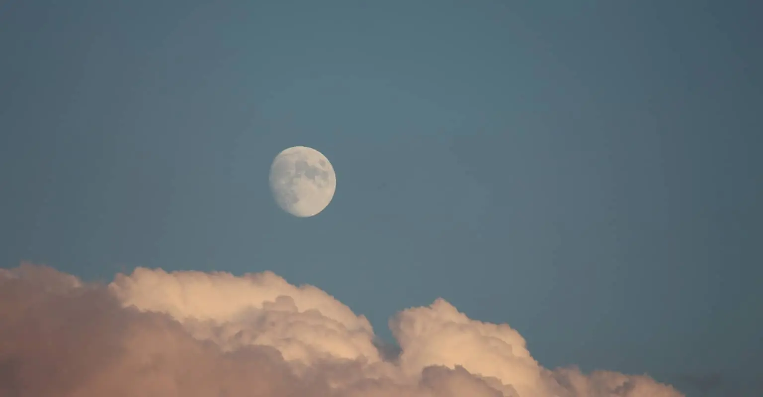 Tonight's rare moon will result in a lot of relationship break-ups, expert warns