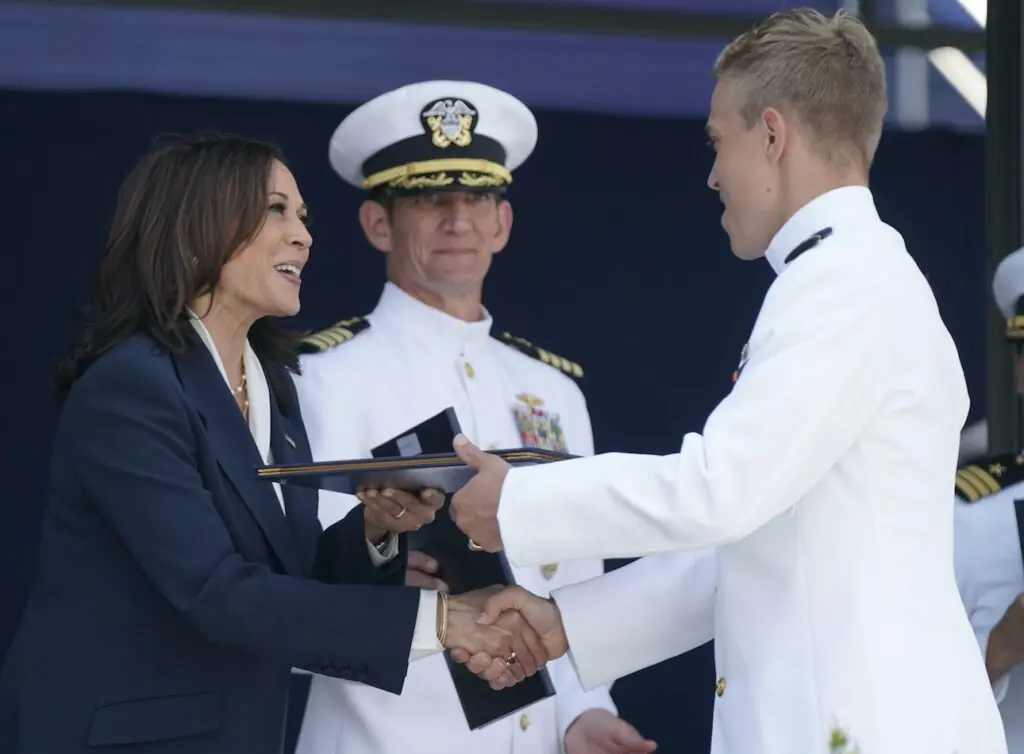 size-large wp-image-1263110679