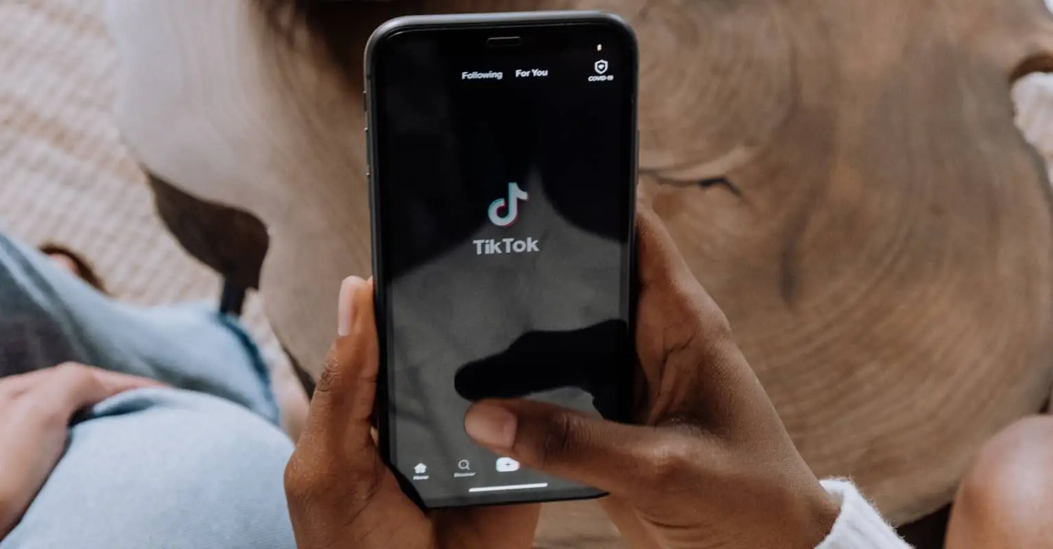 Dancer who lost her hand in boating accident becomes TikTok inspiration over her disability