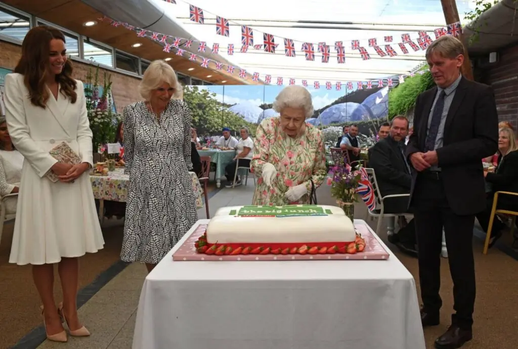 size-large wp-image-1263112820