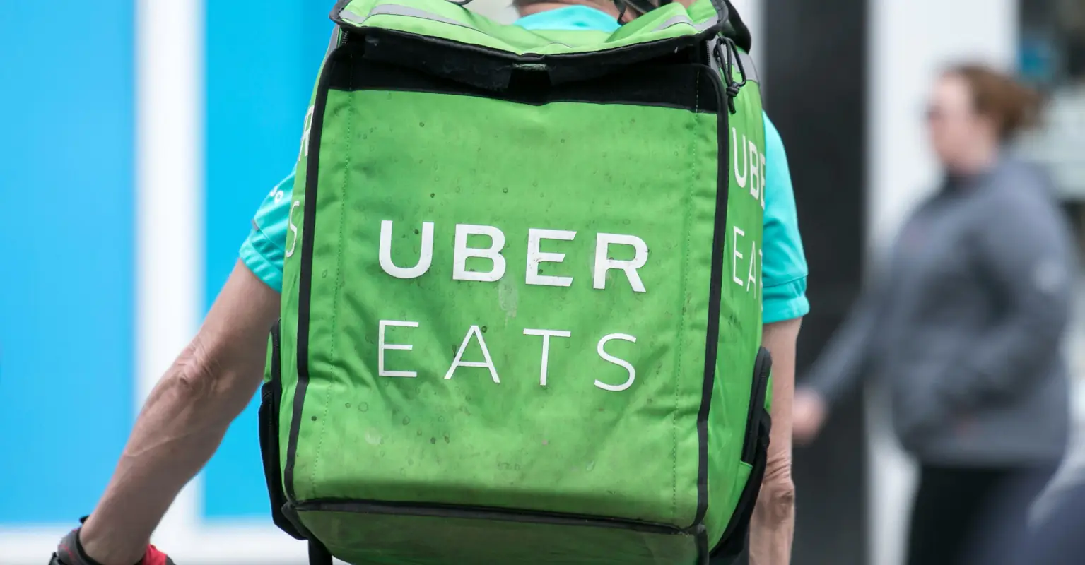 Uber Eats driver sparks debate as he breaks down in tears over small tip from customer