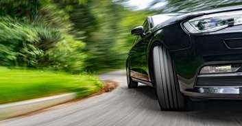 Woman receives outpouring of support after date 'speeds off' in his car