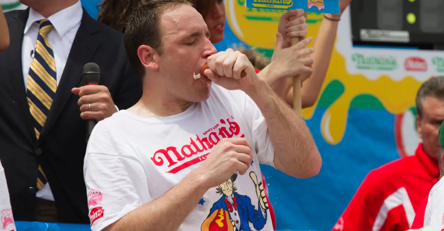 Competitive eater Joey Chestnut reveals what happened to his body after he ate 76 hot dogs in 10 minutes