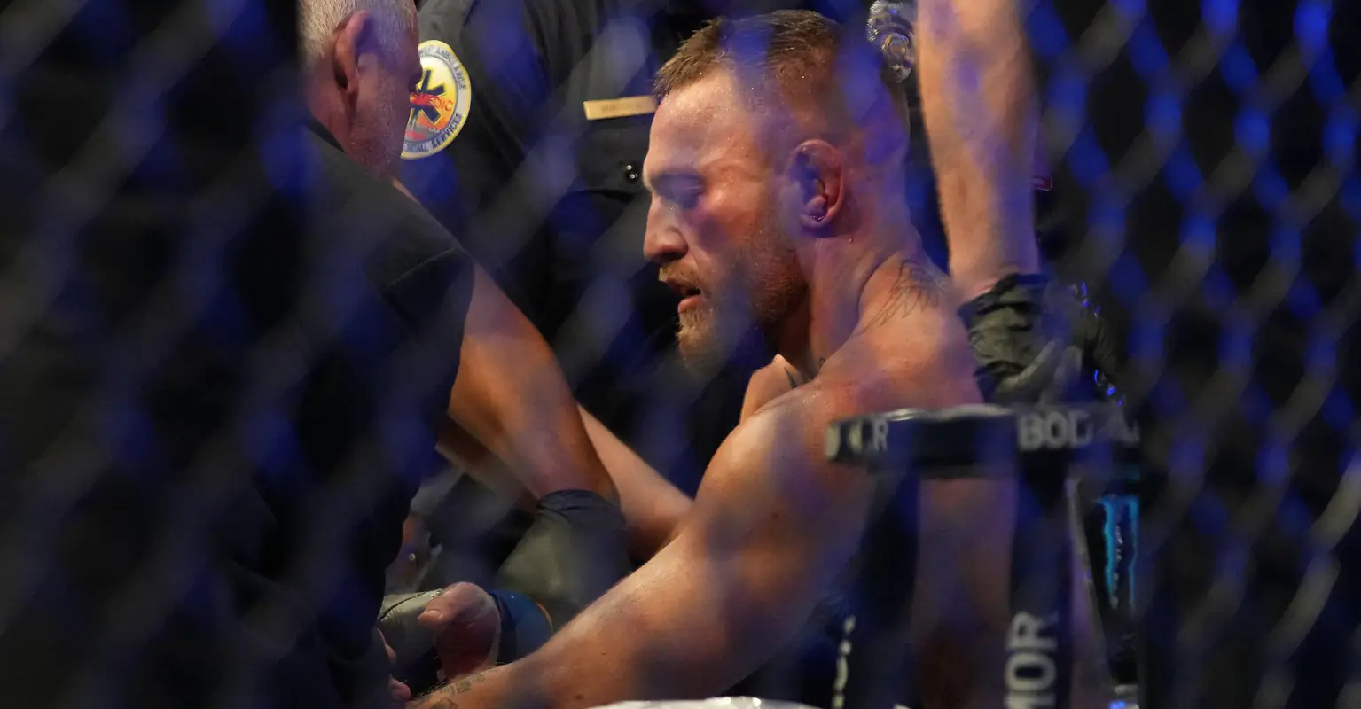 Dustin Poirier's wife flips off Conor McGregor after he insulted her following loss