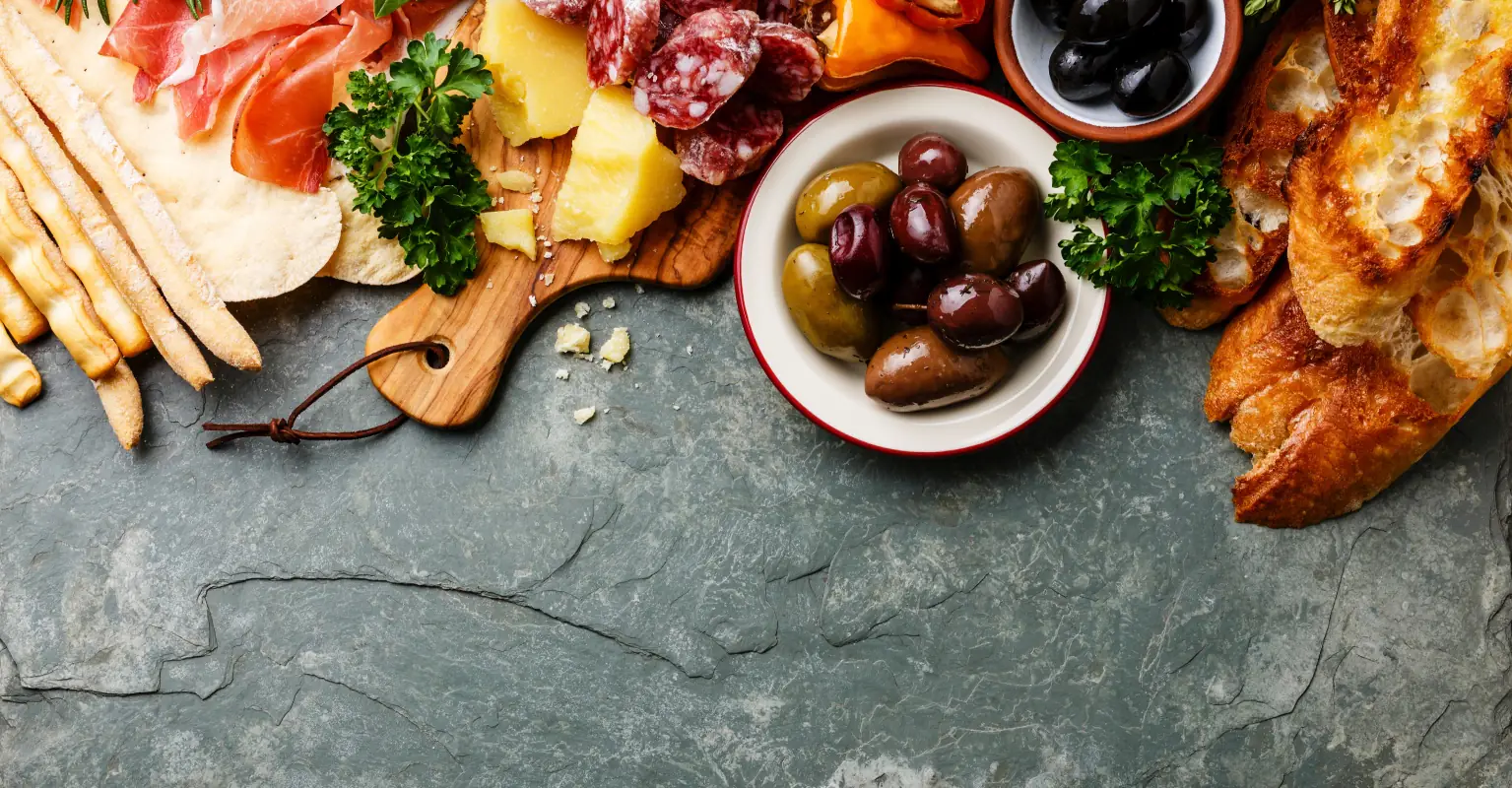 Restaurant sparks debate with policy forcing customers to prove they're unvaccinated