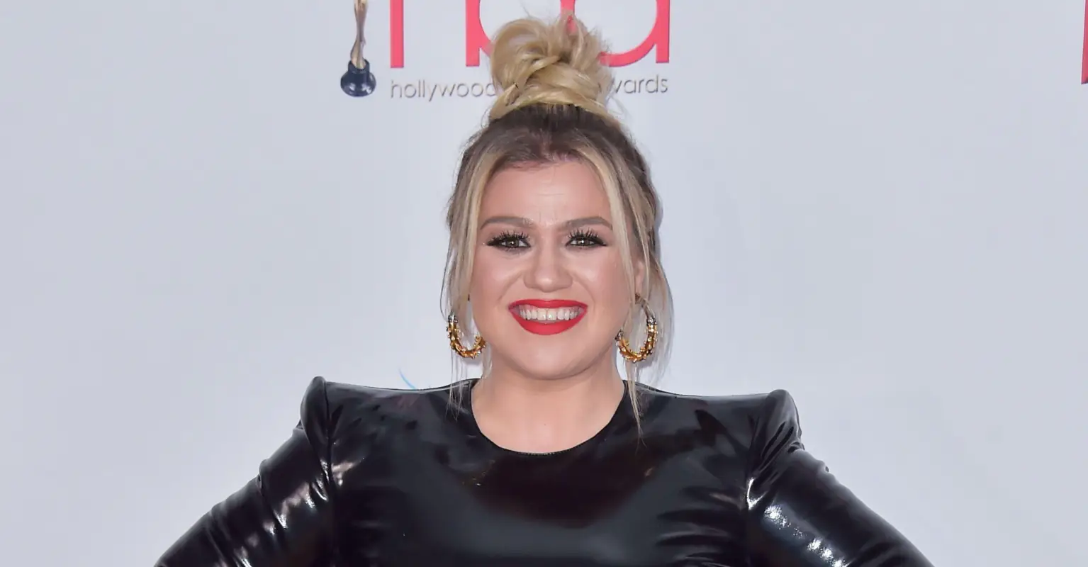 Kelly Clarkson settles divorce with Brandon Blackstock, will pay him over $1.3m and monthly support