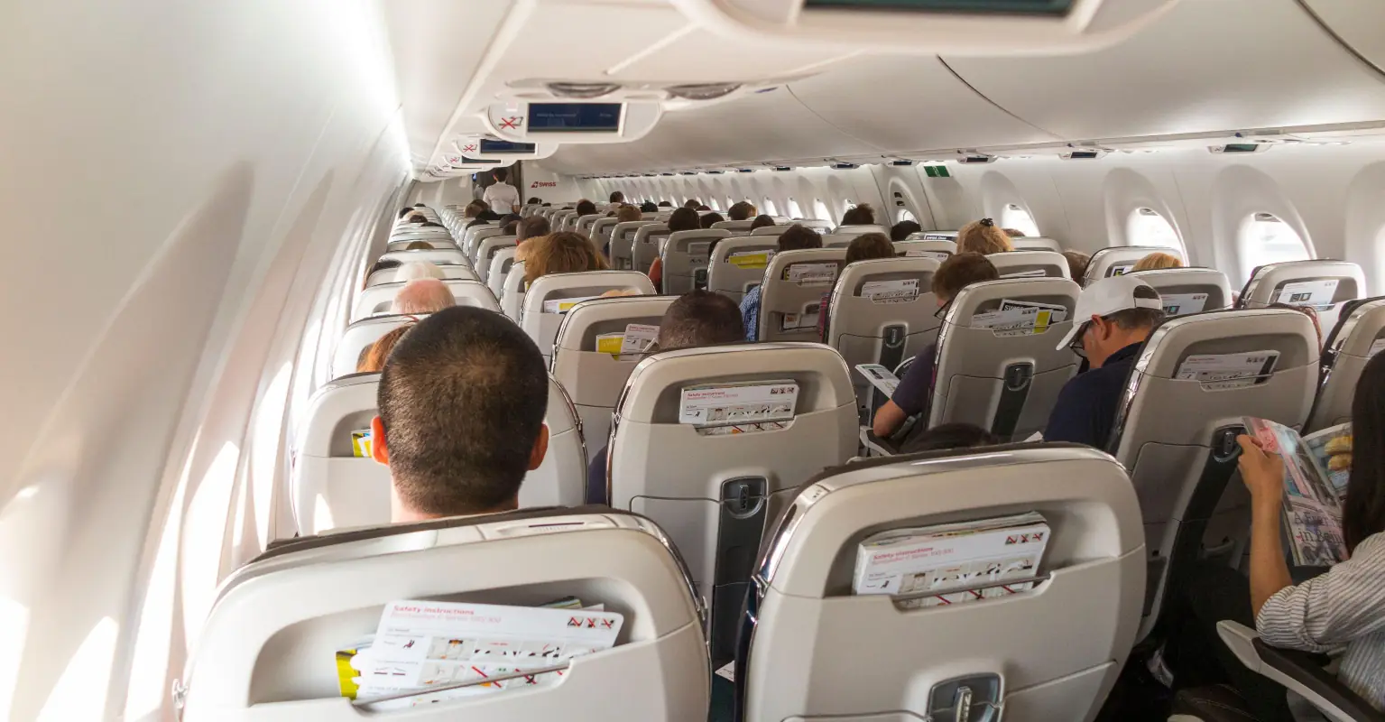 Mom and daughter kicked off from flight after demanding passengers give up aisle seats for them