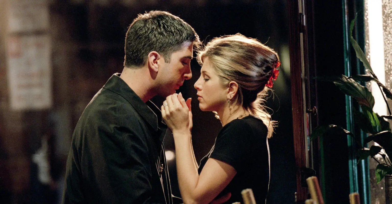 David Schwimmer's team addresses rumors of a romantic relationship with Jennifer Aniston